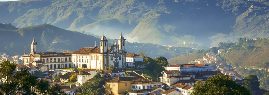 MG-OURO-PRETO-igreja-nossa-senhora-do-carmo-vista-do-alto