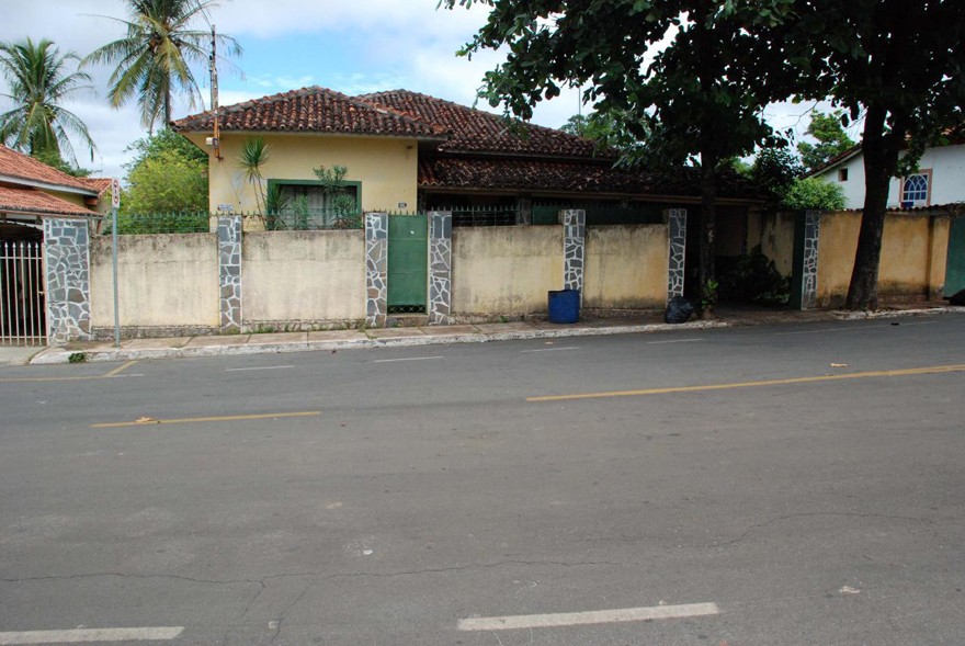 MG_PARACATU_Edificacao_no_Largo_da_Jaqueira