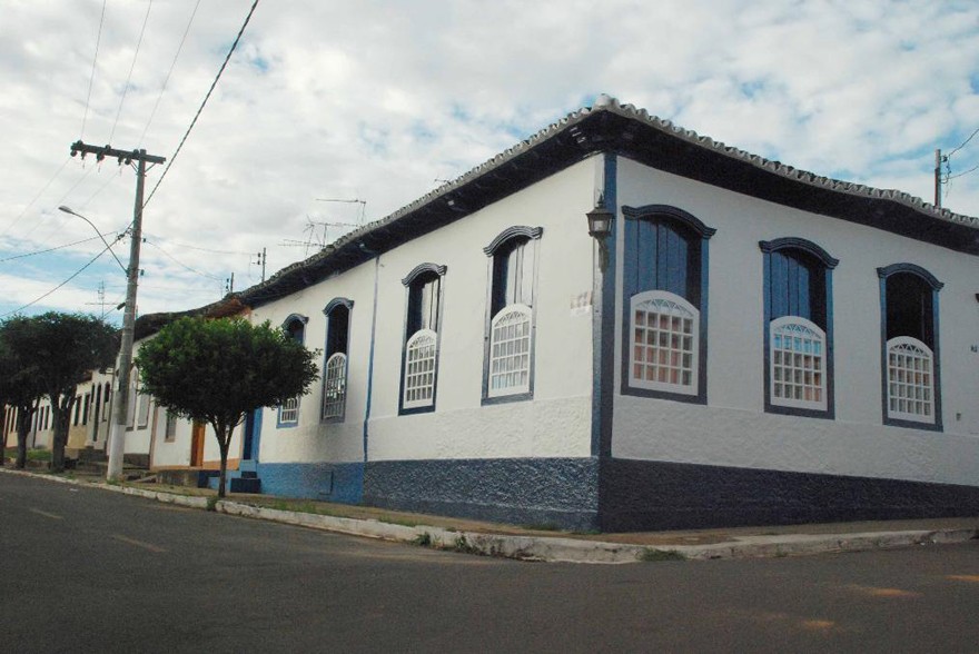 MG_PARACATU_Rua_do_Avila_005