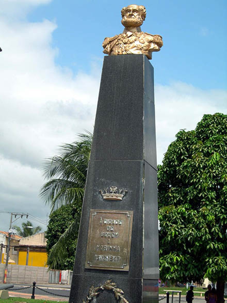 PA_Belem_Praca_11_de_Junho_vertical_1