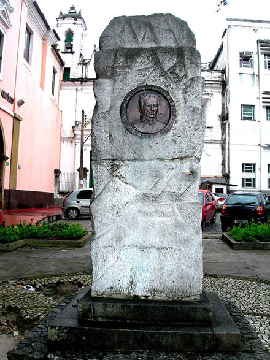 PA_Belem_Praca_Dom_Macedo_Costa_Vertical_1