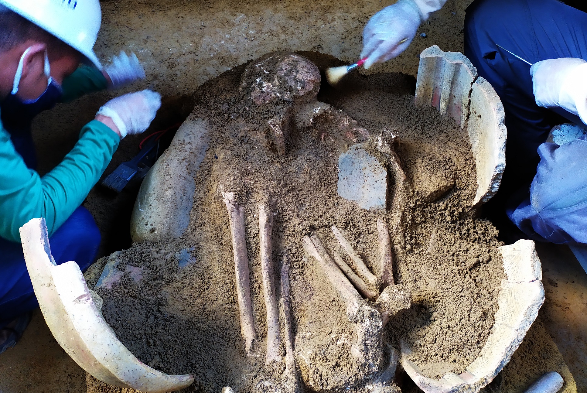 Enterramento humano, com características da tradição Tupiguarani, foi resgatado em Salvador
