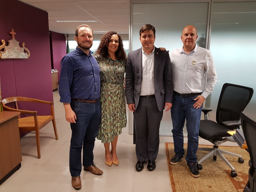 A presidente do Iphan, Kátia Bogéa, reunida com o diretor de Projetos Especiais, Robson de Almeida, o prefeito de Antonina (PR), José Paulo Azim e deputado João Arruda (PR).