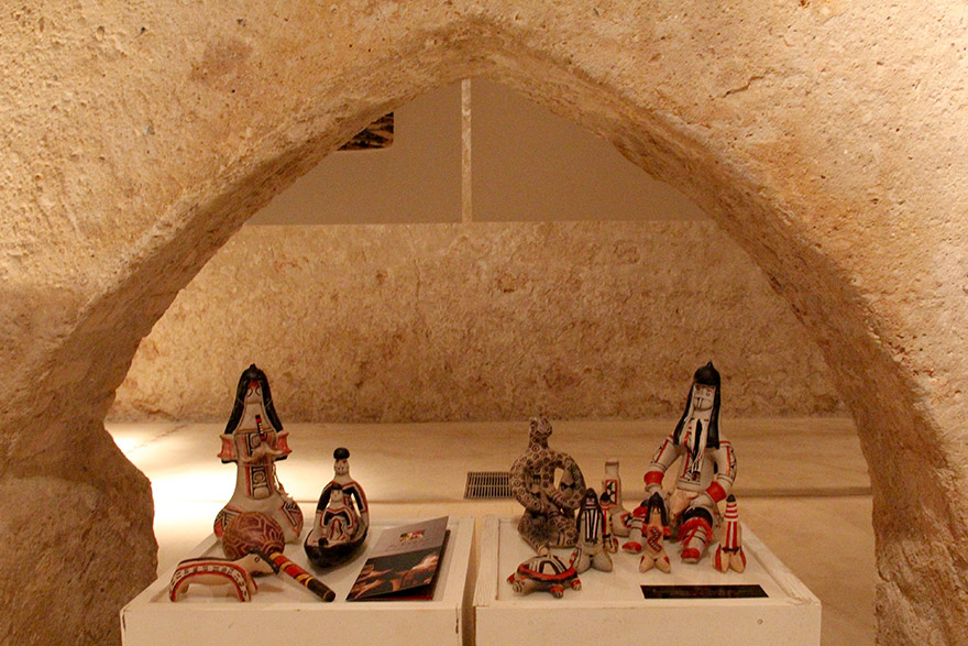 Artefatos da cultura material de etnias indígenas fazem parte da mostra. Foto Rômulo Silva