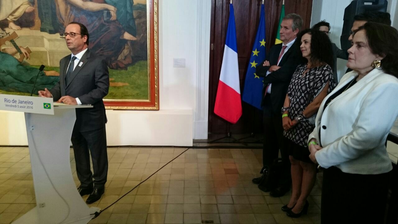 Presidente da França, François Hollande, a presidente do Iphan, Kátia Bogéa, e outras autoridades, participam da abertura da Exposição Alegoria às Artes, no Museu de Belas Artes, no Rio de Janeiro(RJ)