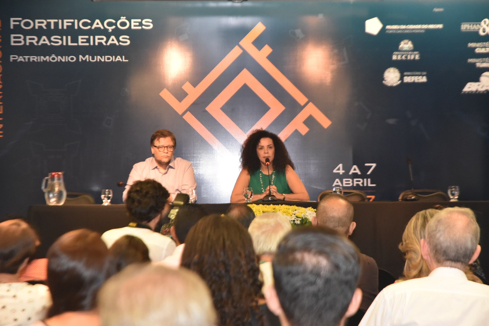 Presidente Kátia Bogéa fala durante o Seminário Fortificações Brasileiras