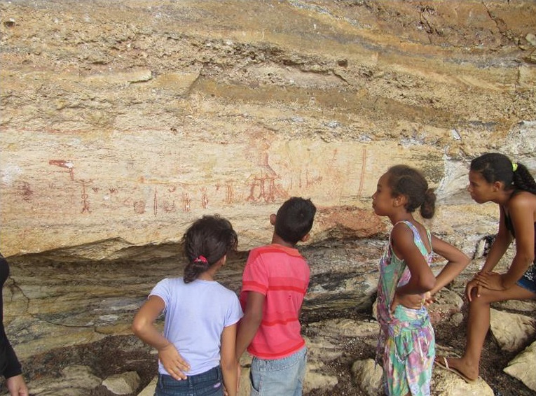 Ação de educação patrimonial no Sítio Arqueológico Toca do Salitre (PI)
