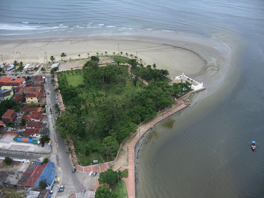 O Forte São João, em Bertioga (SP) foi construído em 1532 para impedir que os povos indígenas utilizassem o canal Bertioga para atacar as cidades de Santos.