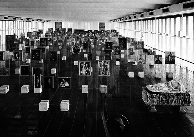Exposição cavaletes de vidro, década de 1970