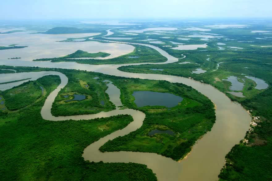 O Pantanal é a mais extensa área úmida contínua do planeta, compreendendo 200 mil quilômetros quadrados de superfície